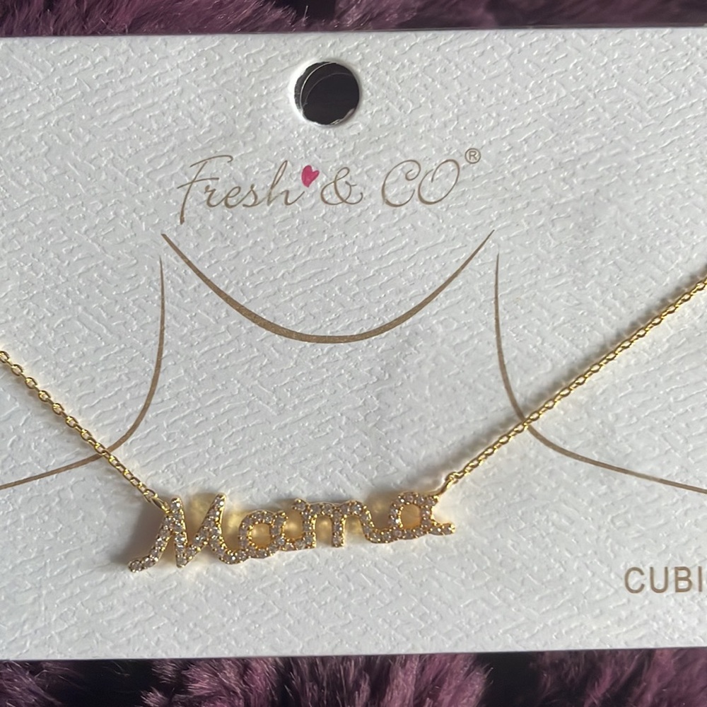 ✨❤️New Gold Dipped Mama Necklace ✨❤️